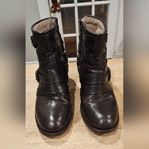 Freebird Estes Brown Leather Buckle Detail Sz 10 OG EUC
